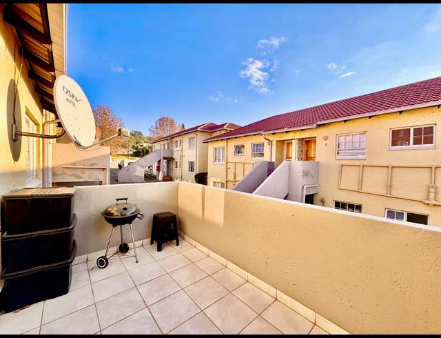 2 BEDROOM SECTIONAL TITLE FOR SALE IN MEYERSDAL